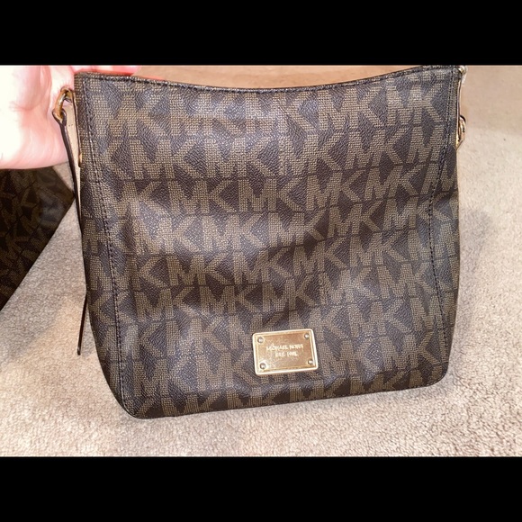 Michael Kors - Picture 1 of 3